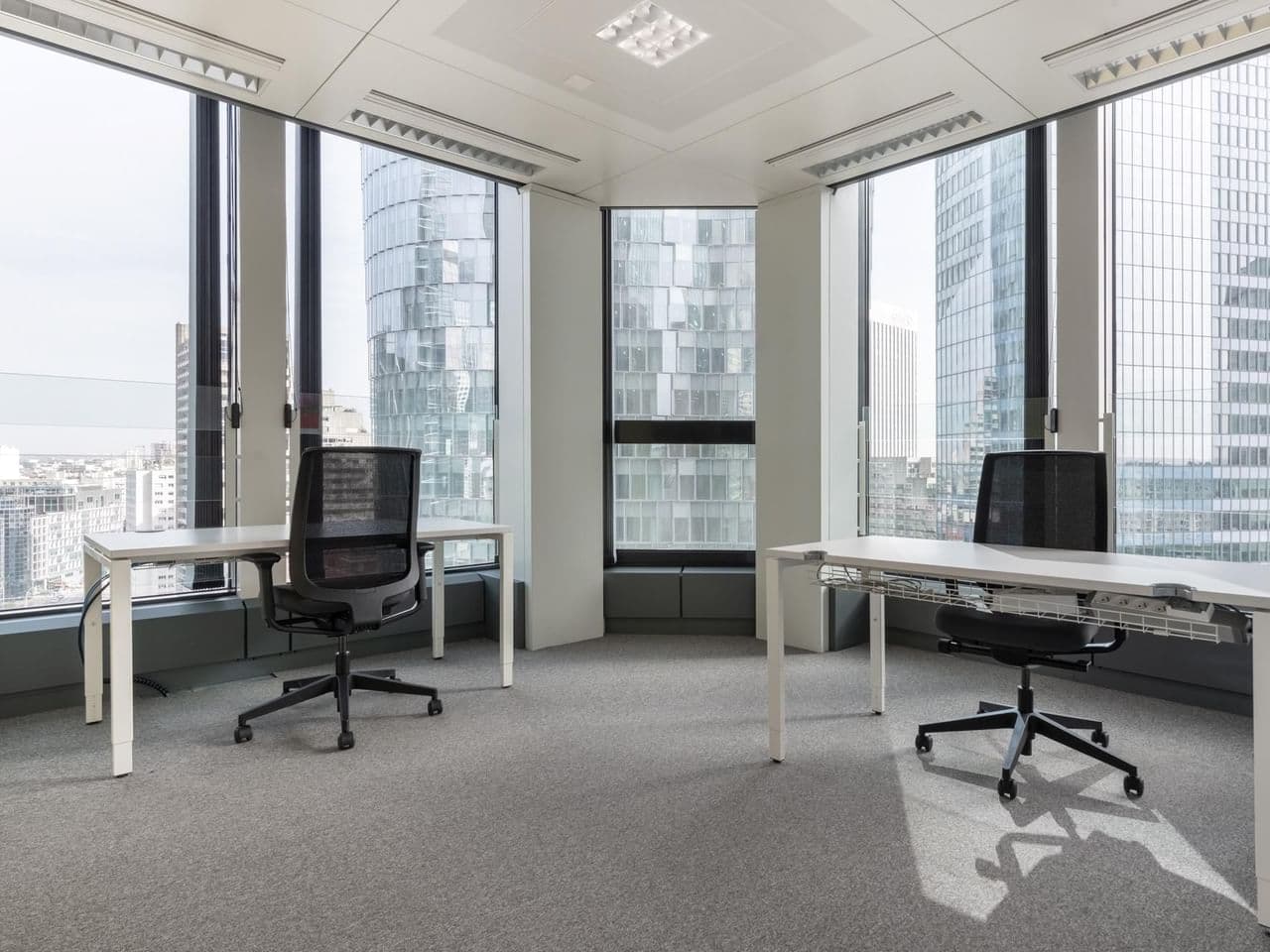 Regus Tour CB21