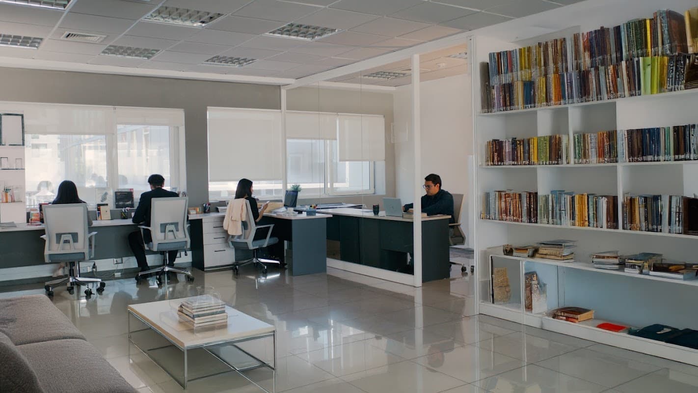HQ (IWG) - HQ - Barcelona 2077