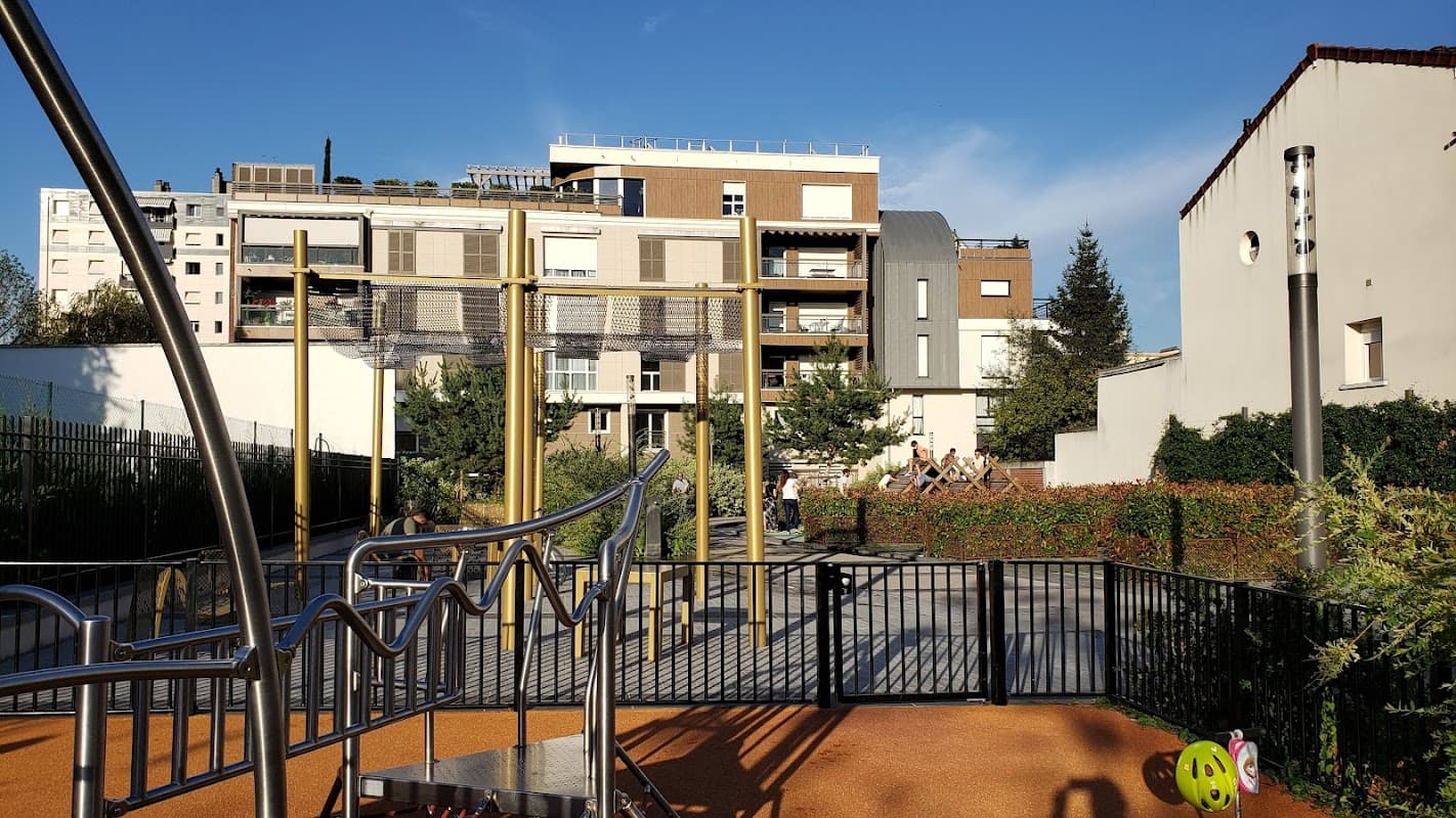 Sora Raspail Courbevoie